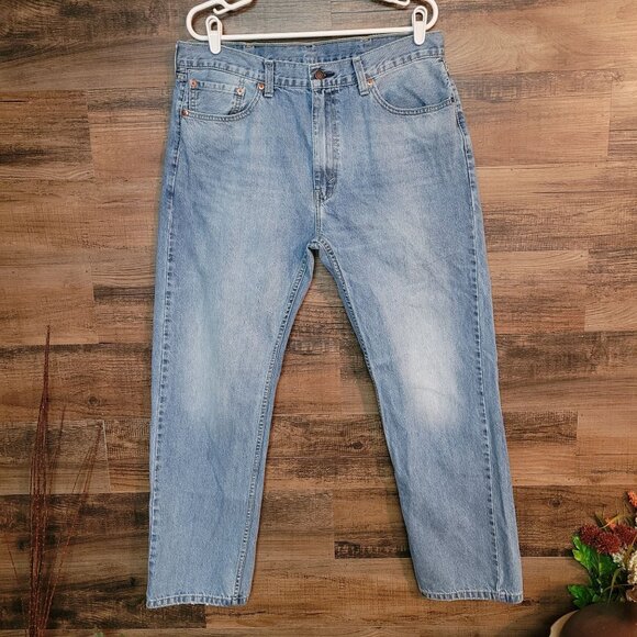 Levi's Jeans Mens 38x32 Measures 36x30 Straight Leg 505 Medium Light Wash - Picture 1 of 11